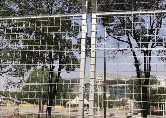 De anticorrosieve 2m Bovenkant die van het Hoogtebroodje Donkergroene Pvc Met een laag bedekte Oppervlakte schermen