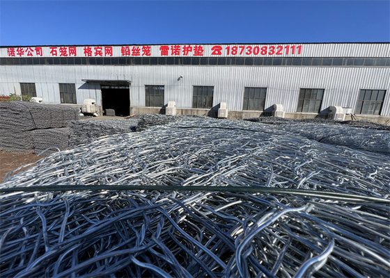 1m-2m Breedte gegalvaniseerde Gabion Box 80x100mm Mesh Grootte