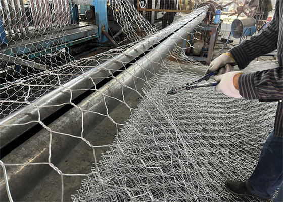 1m-2m Breedte gegalvaniseerde Gabion Box 80x100mm Mesh Grootte