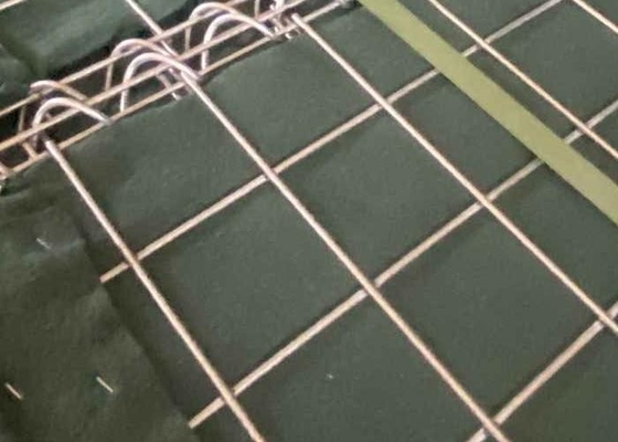 Warm gedompelde gegalvaniseerde itaire zandbarrières Spiraaldraadmaasysteem met geotextielstof