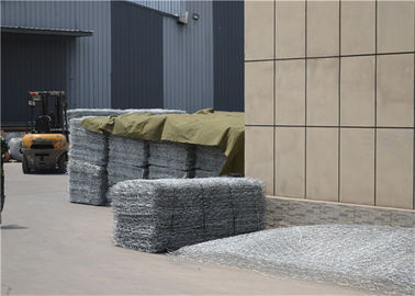 Op maat gecoate treksterkte 0,6m-0,9m Vierkant gat gegalvaniseerde draad Gabion Cage Box