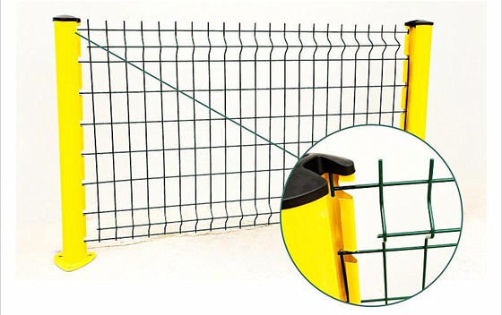 PVC-gecoate veiligheidsgordelpanelen met een rollenmeubel, ontworpen voor een veilige, gladde bescherming van woon-, commerciële en gemeentelijke gebieden